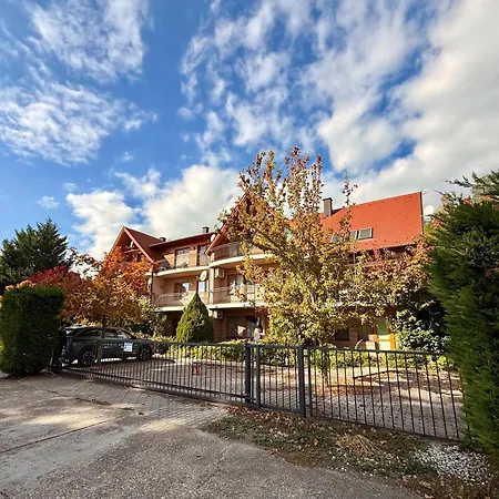 By Hellobalatonlelle * 巴拉通雷勒