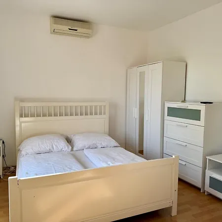 公寓 By Hellobalatonlelle *