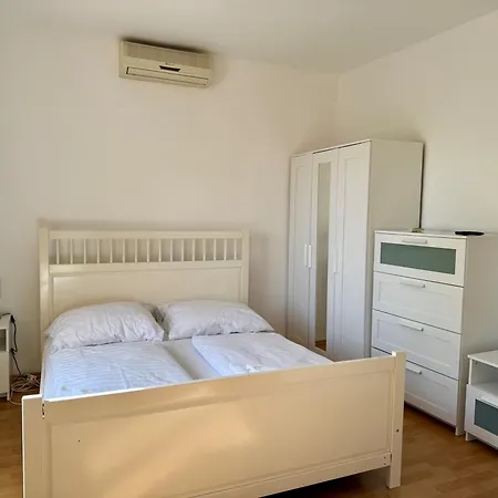 公寓 By Hellobalatonlelle *