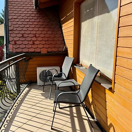 公寓 By Hellobalatonlelle *