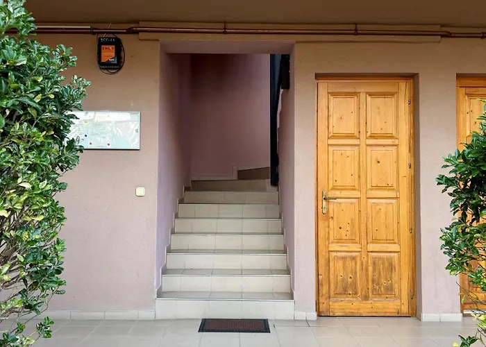 公寓 By Hellobalatonlelle