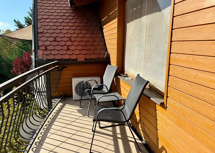 公寓 By Hellobalatonlelle *